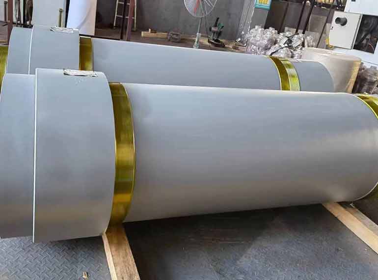 large hydraulic cylinder